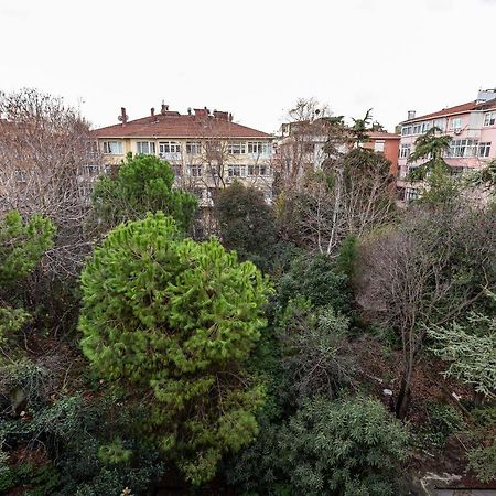 Charming Apartment Surrounded By Vibrant Attractions In Kadikoy Estambul Exterior foto